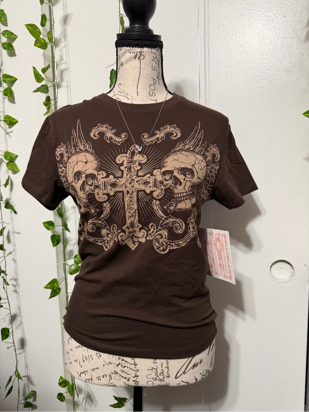 Women's Brown Graphic Skull & Cross Crop Top
